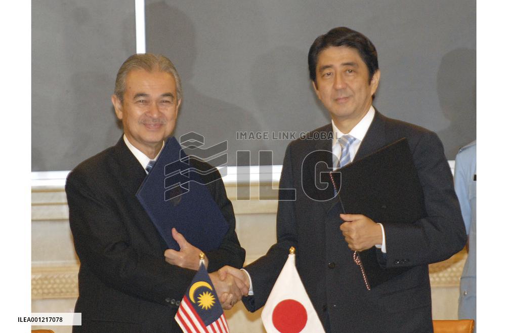 Abe, Abdullah holds talks