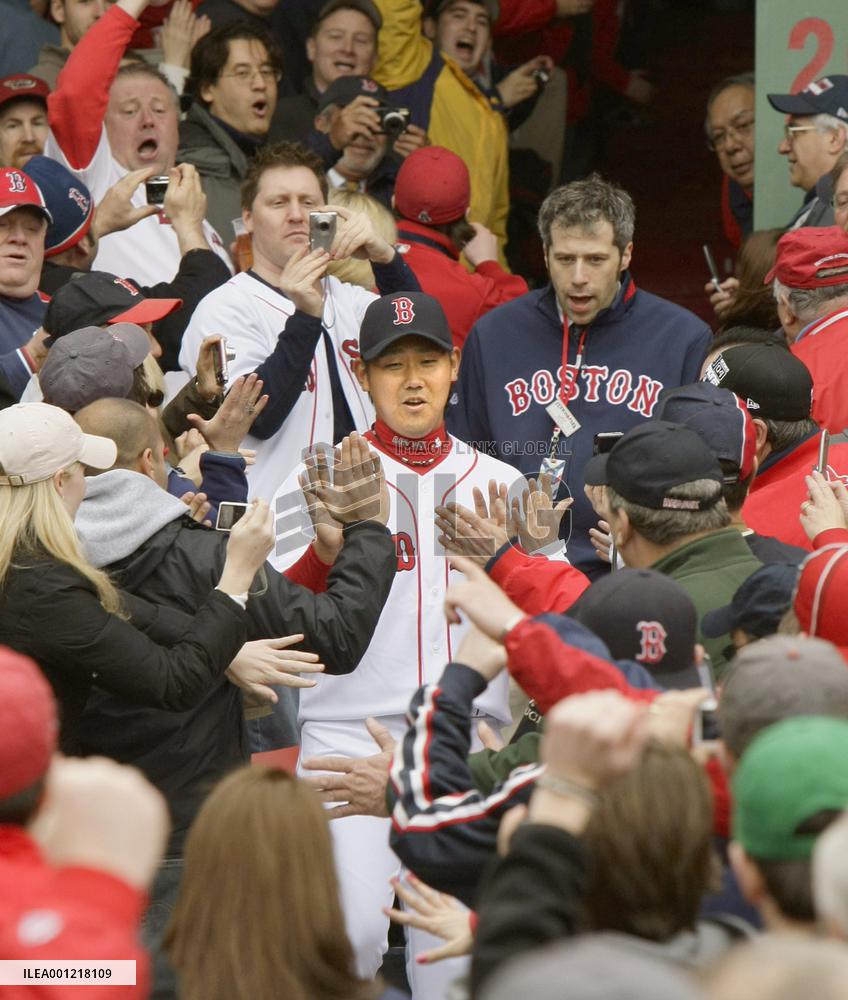 Boston Red Sox beats Tampa Bay Rays 5-3 in opening game