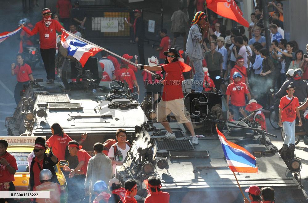 Thai gov't imposes state of emergency in Bangkok, surrounding areas