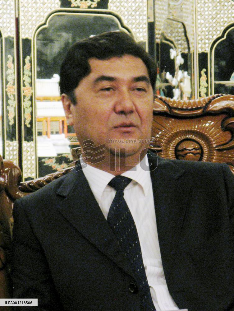 Xinjiang aims for 12 percent GDP growth