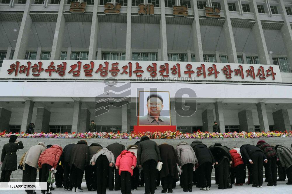 N. Koreans mourn Kim Jong Il