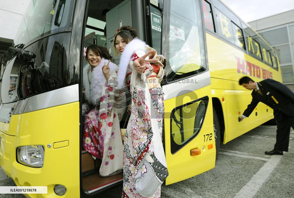 Bus guides celebrate coming-of-age