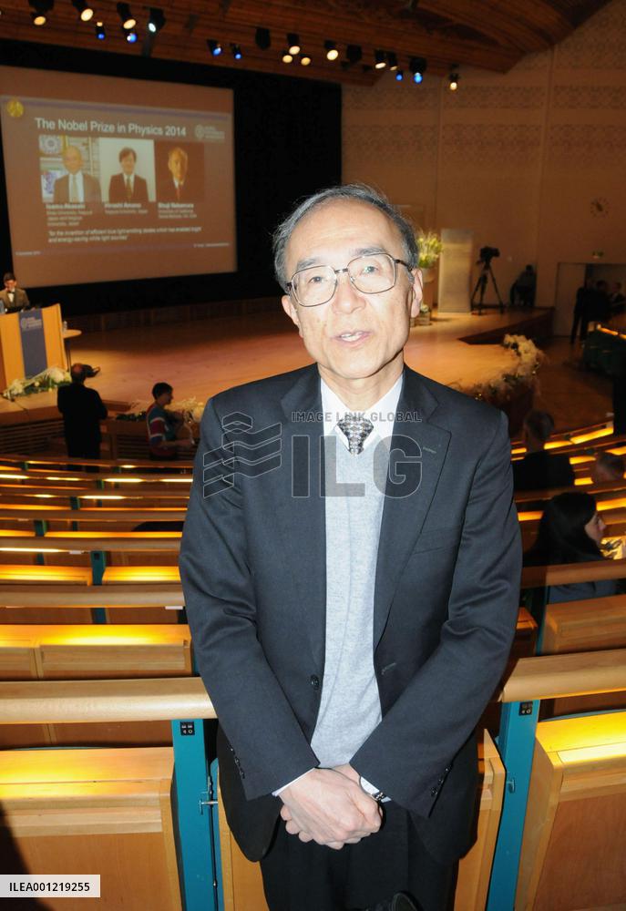 Fixer helps Nobel laureate in blue LED invention