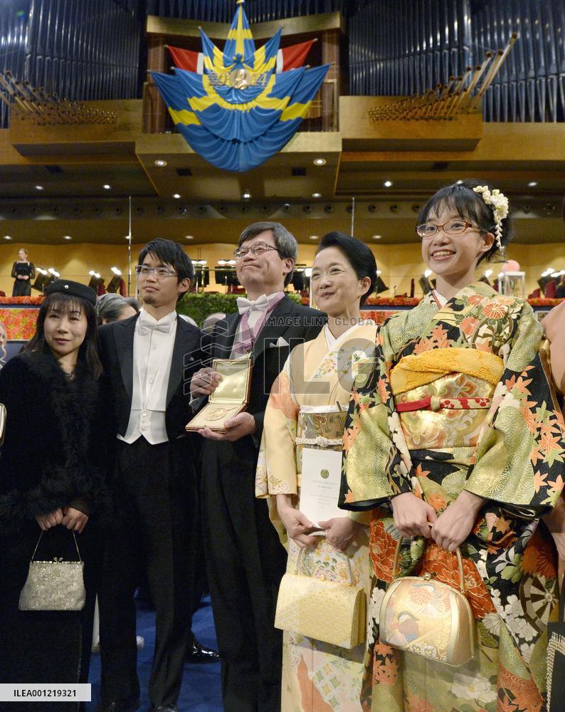 Nobel laureate Amano with family after award ceremony