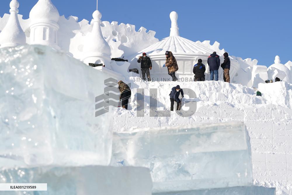 CHINA-HEILONGJIANG-HARBIN-SNOW SCULPTURE-EXPO (CN)