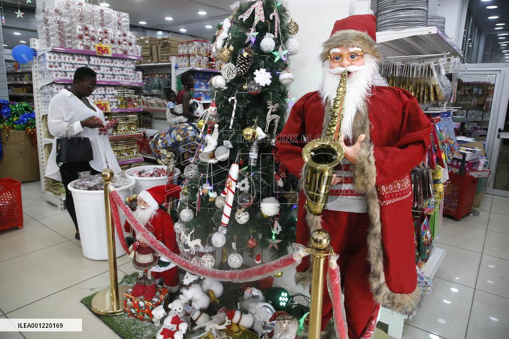 COTE D'IVOIRE-ABIDJAN-CHRISTMAS MARKET