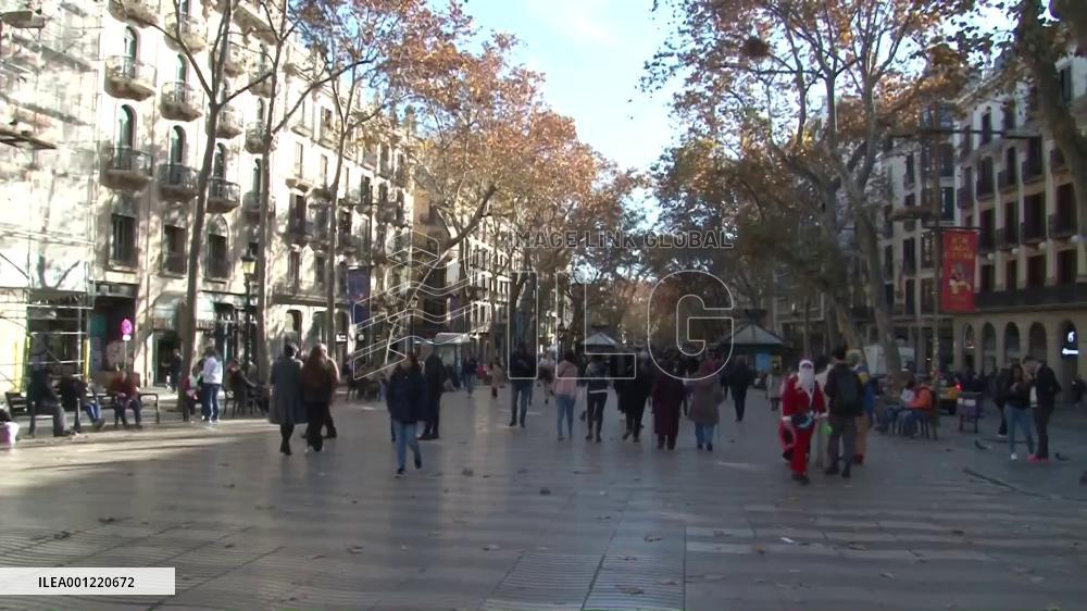 Pandemic no longer "critical" but COVID could "ruin" Christmas unless care is taken, warns Spanish epidemiologist