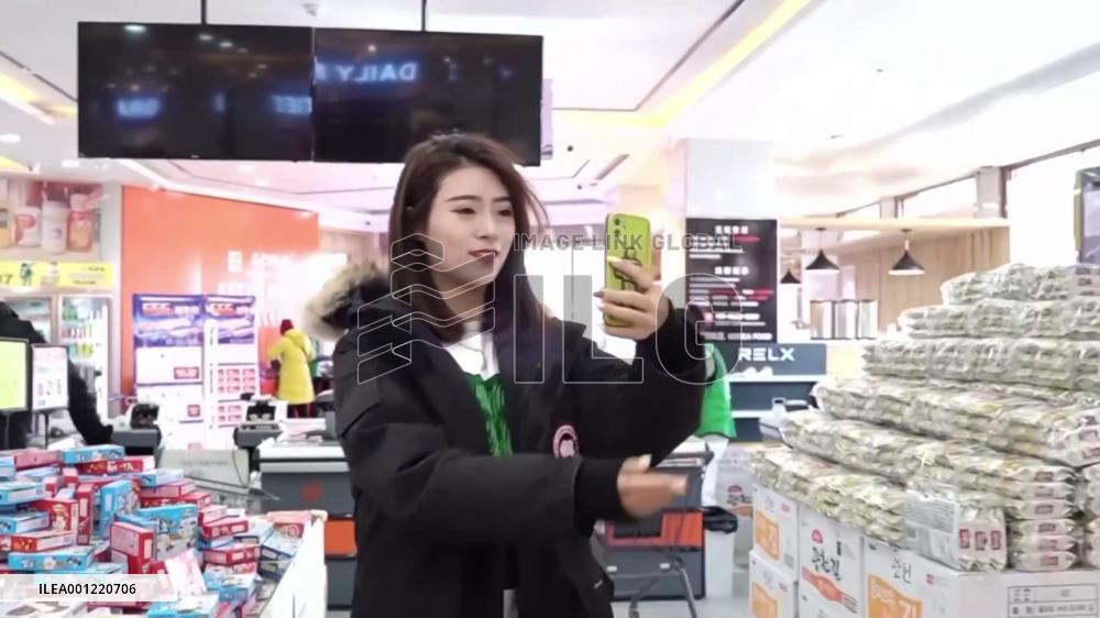 Live-streaming boosts cross-border e-commerce in Chinese border city