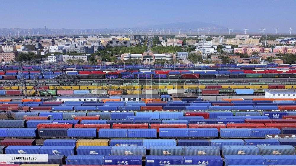 Xinhua Headlines: Northwest China fosters new distinctive growth engines