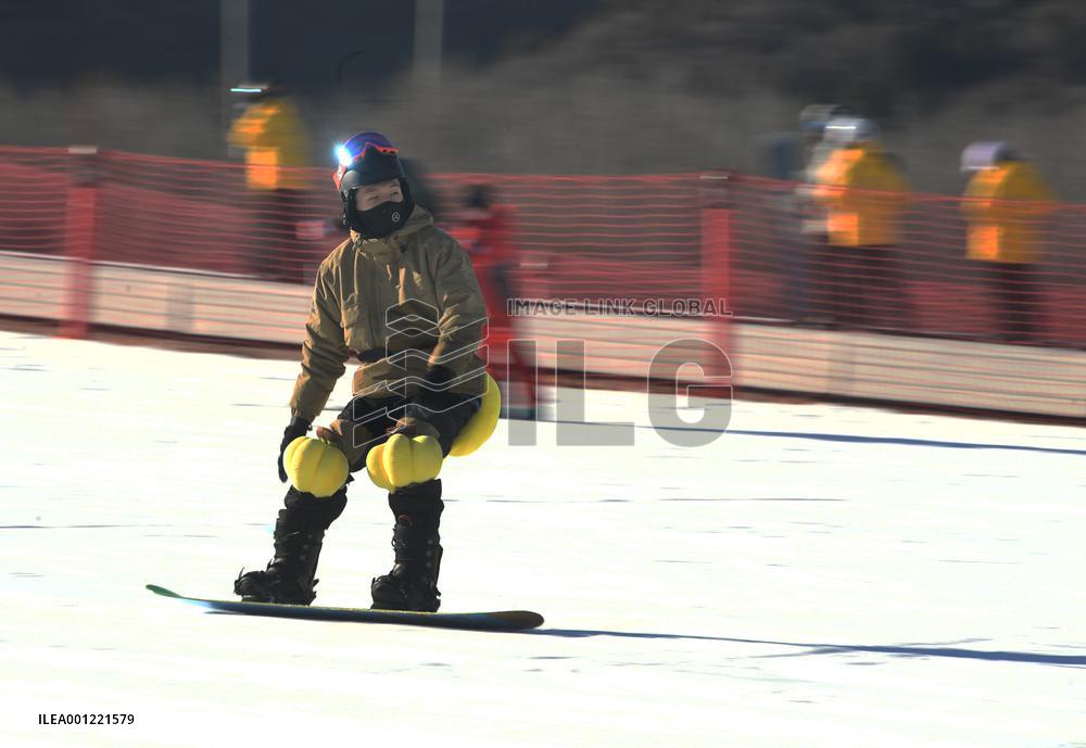 (SP)CHINA-BEIJING-SKI SEASON-WINTER SPORTS (CN)