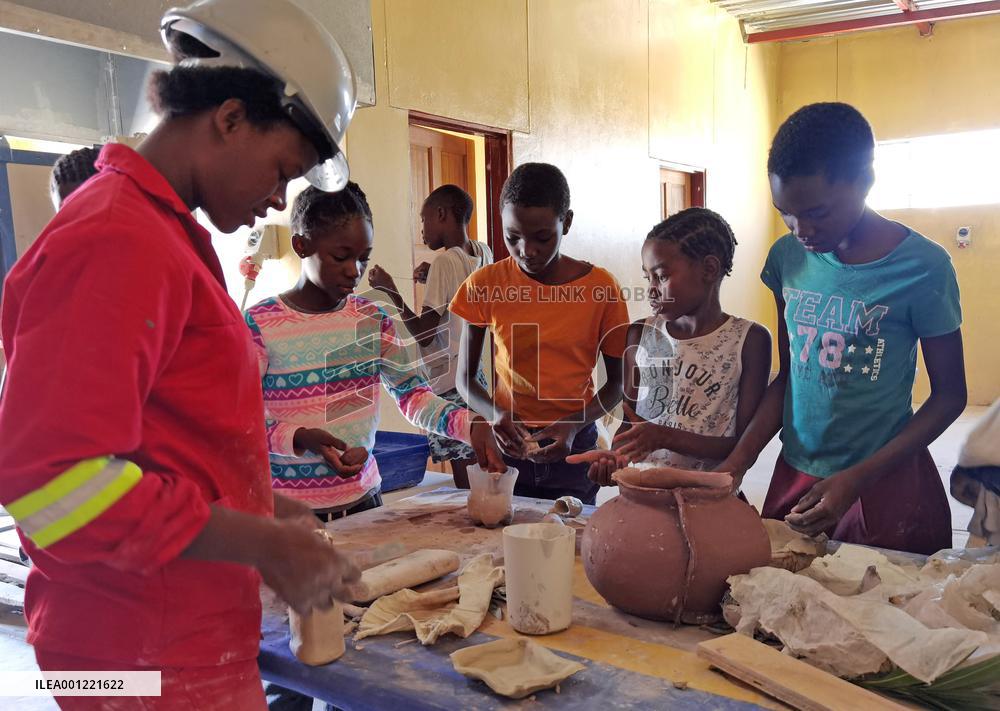 NAMIBIA-ONDANGWA-POTTERY-MAKING ART-MODERNIZATION-ENTREPRENEUR