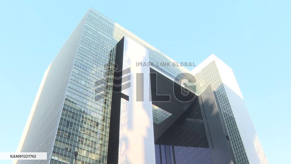 Hong Kong to lift social distancing measures, nucleic acid testing upon arrival