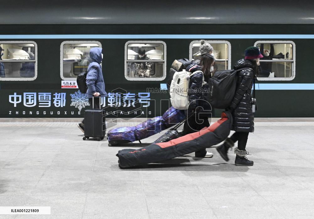 CHINA-XINJIANG-ICE AND SNOW TOURISM-TRAIN (CN)