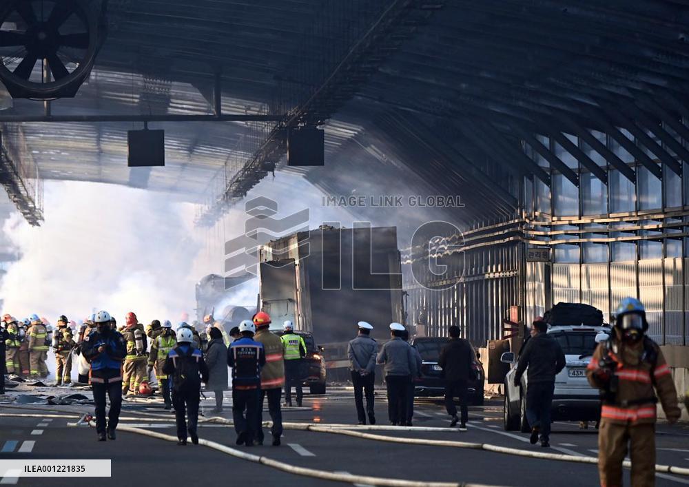 SOUTH KOREA-GWACHEON-EXPRESSWAY-FIRE