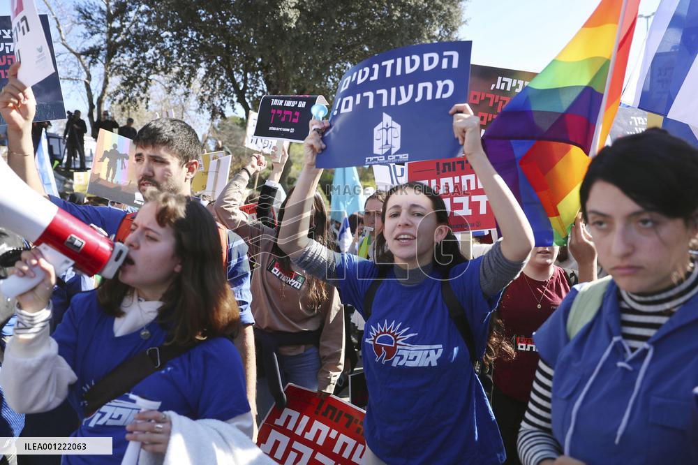Rally against Netanyahu's return to power