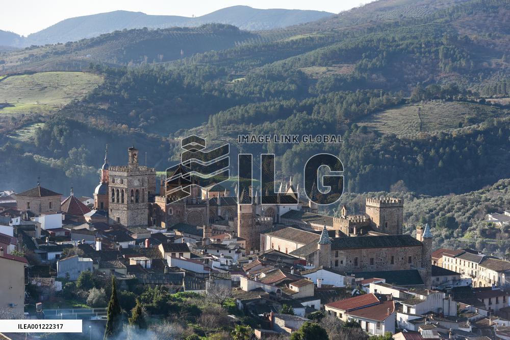 SPAIN-EXTREMADURA-GUADALUPE-BEST TOURISM VILLAGE