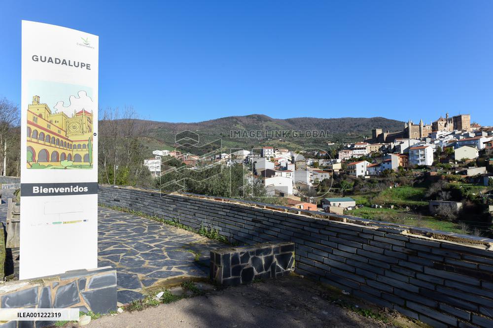 SPAIN-EXTREMADURA-GUADALUPE-BEST TOURISM VILLAGE