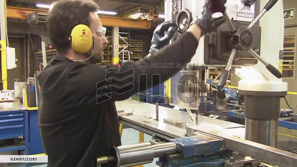 Spain's unemployment rate falls in 2022 despite difficult year