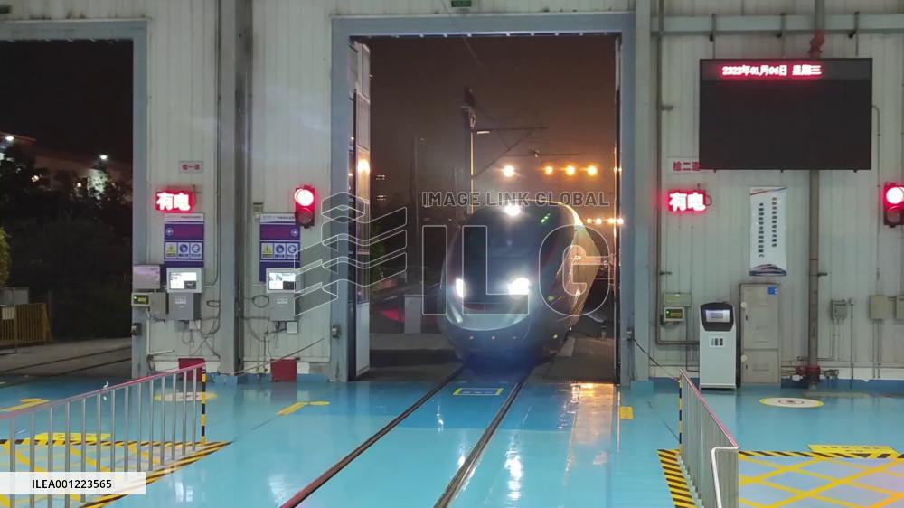 More intelligent bullet trains put into use ahead of Spring Festival travel rush