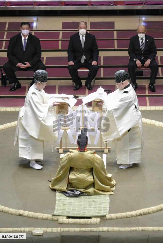 Ritual ahead of New Year Grand Sumo Tournament