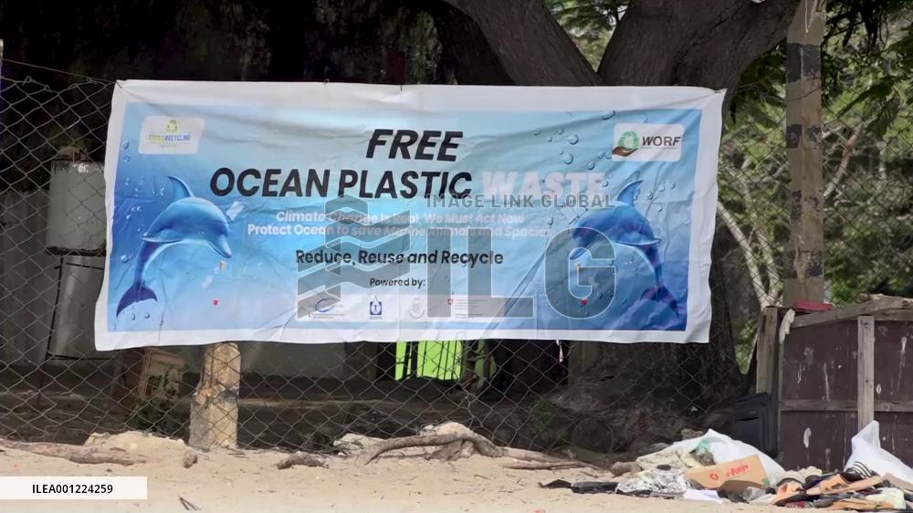 Tanzanian young people collect plastic waste to protect Indian Ocean