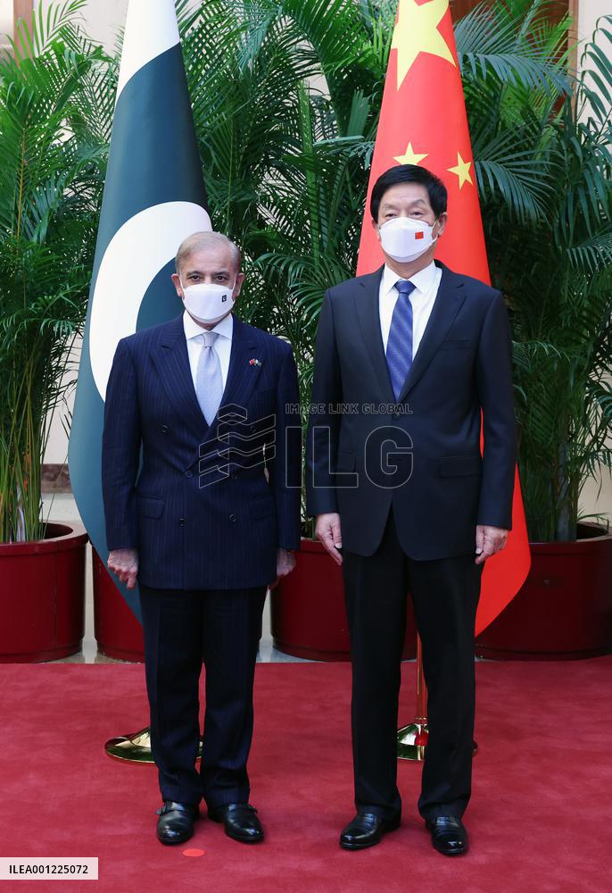 CHINA-BEIJING-LI ZHANSHU-PAKISTANI PM-MEETING (CN)