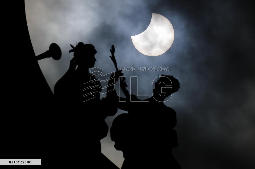 XINHUA-PICTURES OF THE YEAR 2022-WORLD NEWS