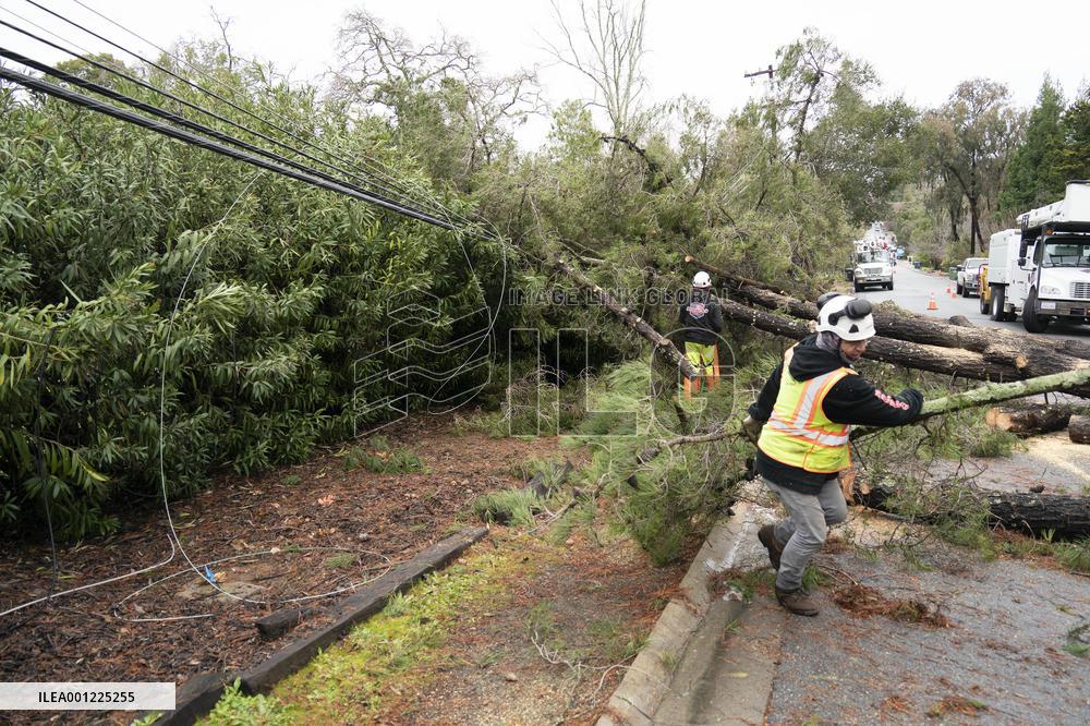 U.S.-CALIFORNIA-SAN MATEO-STORM-AFTERMATH