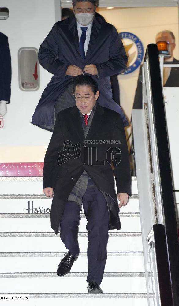 Japan PM Kishida arrives in London