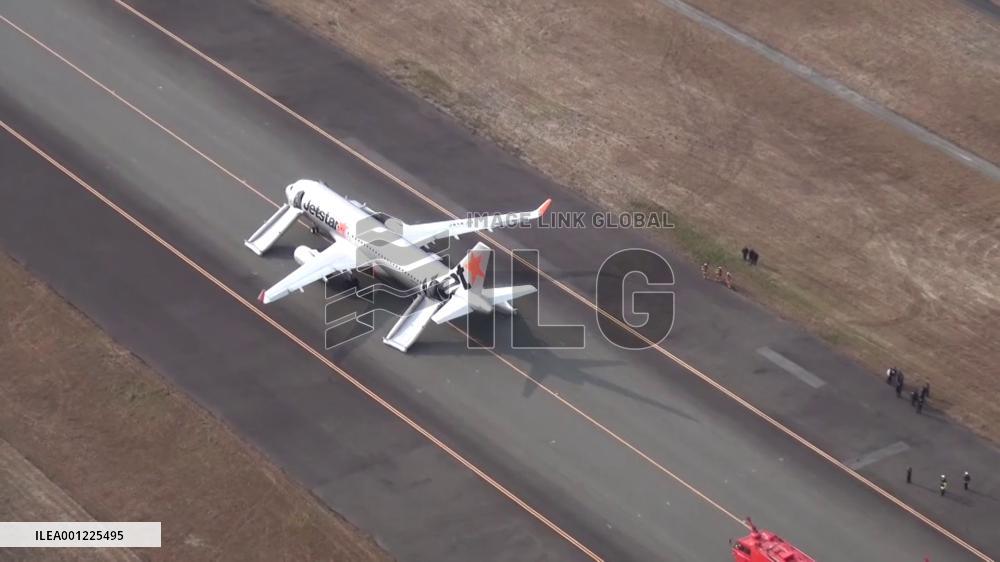 Jetstar plane makes emergency landing in Japan after bomb threat