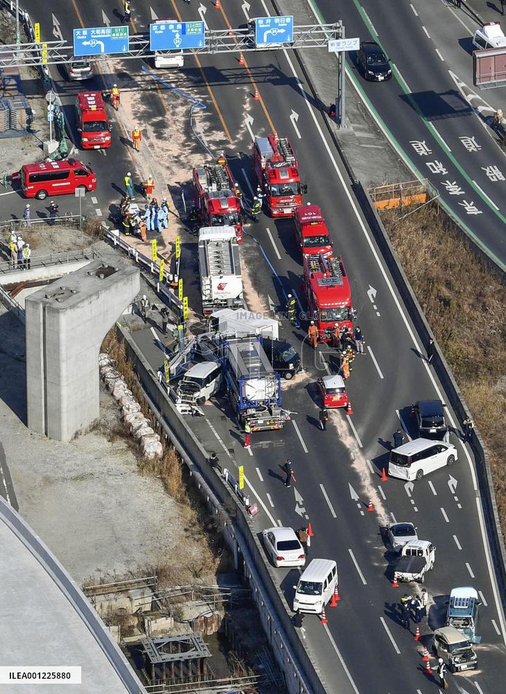 Multiple-vehicle accident in Nara Pref.