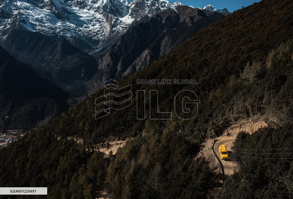 CHINA-YUNNAN-DEQEN-POWER SUPPLY (CN)