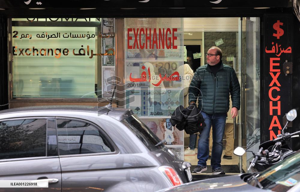 LEBANON-BEIRUT-LEBANESE POUND-TUMBLE