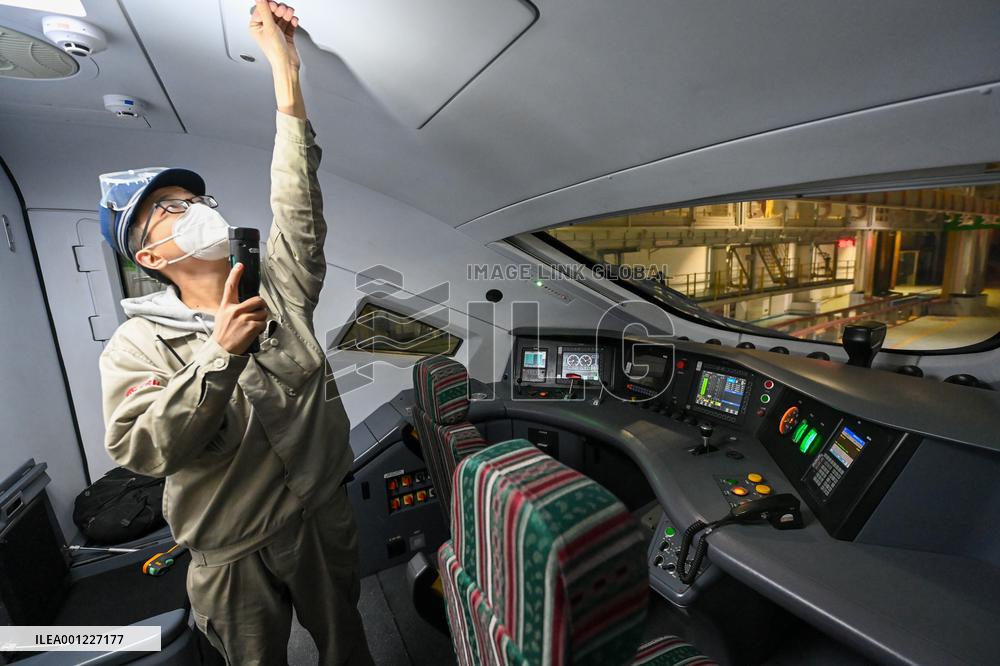 CHINA-XINJIANG-URUMQI-BULLET TRAIN-MAINTENANCE (CN)