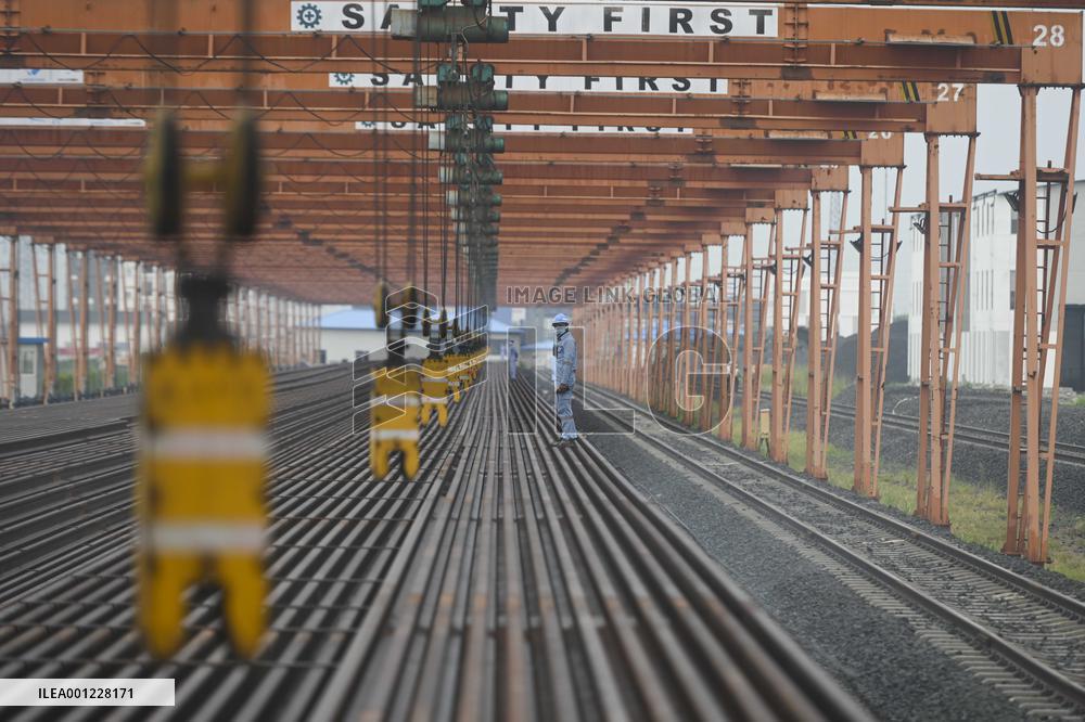 INDONESIA-JAKARTA-BANDUNG HIGH-SPEED RAILWAY-500-METER RAILS-WELDING-COMPLETION
