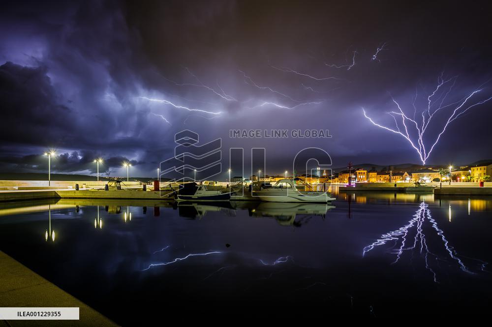 CROATIA-DALMATIA-LIGHTNING