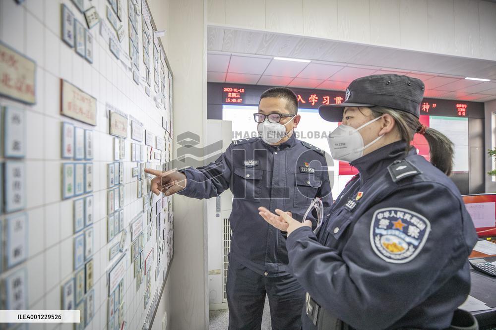 CHINA-CHONGQING-RAILWAY-FEMALE POLICE OFFICERS (CN)