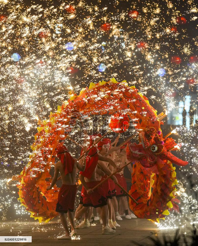 CHINA-CHONGQING-SPRING FESTIVAL-DRAGON DANCE (CN)