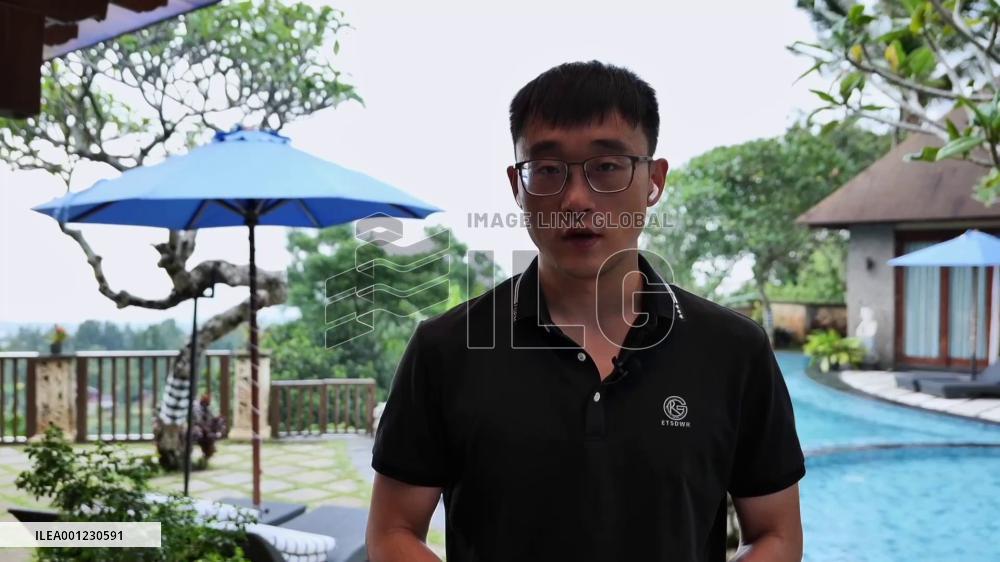Indonesia welcomes Chinese tourists to Bali with flower garlands