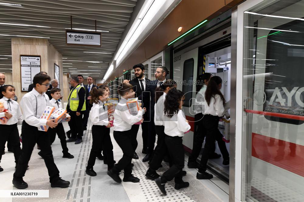 TÜRKIYE-ISTANBUL-NEW METRO LINE-CHINA-MADE-TRAINS