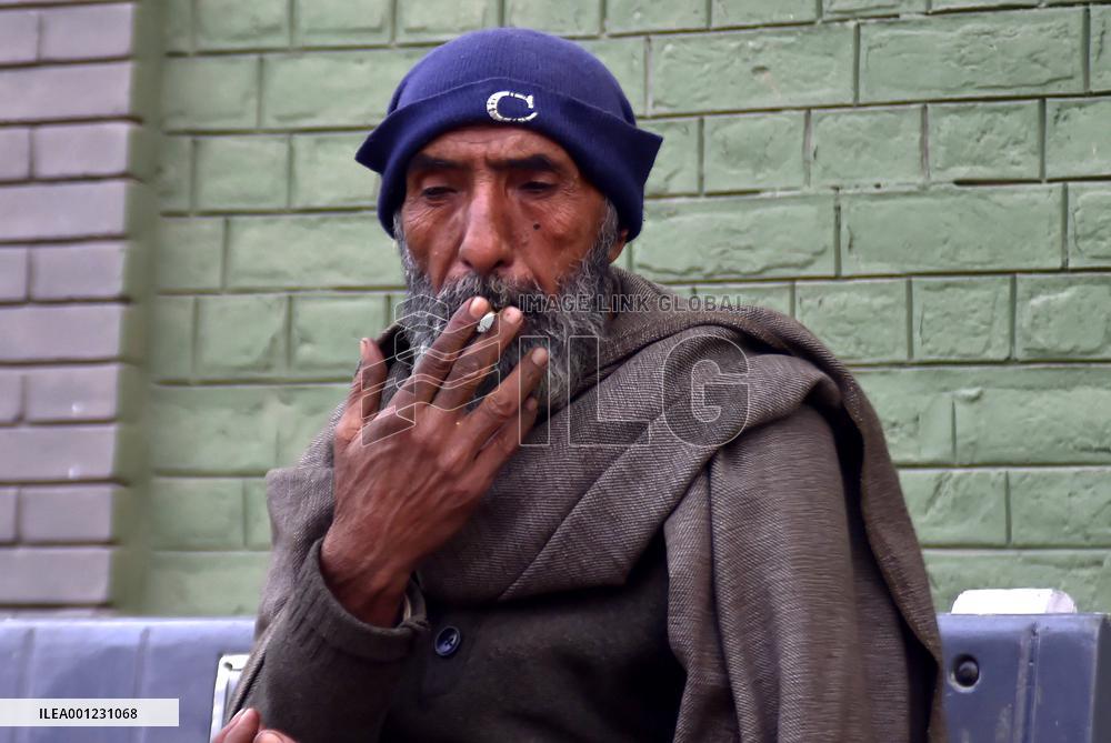 PAKISTAN-PESHAWAR-CIGARETTE-BAN