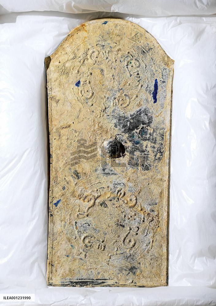 Mirror discovered at ancient Japan tomb