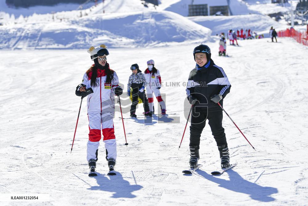 CHINA-XINJIANG-URUMQI-WINTER SPORTS-EMPLOYMENT (CN)