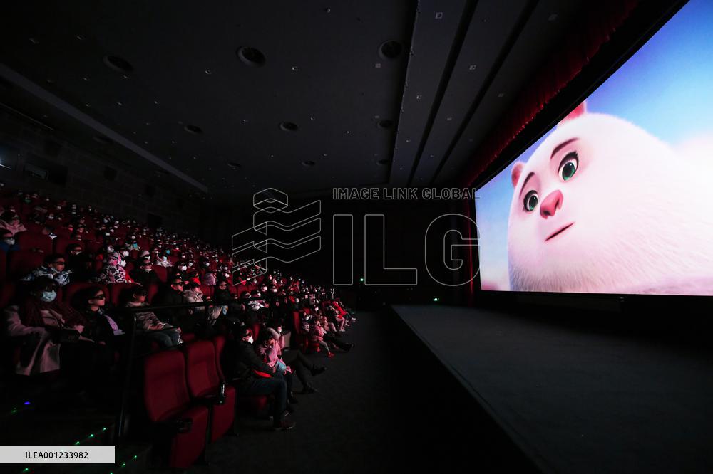 Xinhua Headlines: China's cultural, tourist market rebounds during Spring Festival holiday