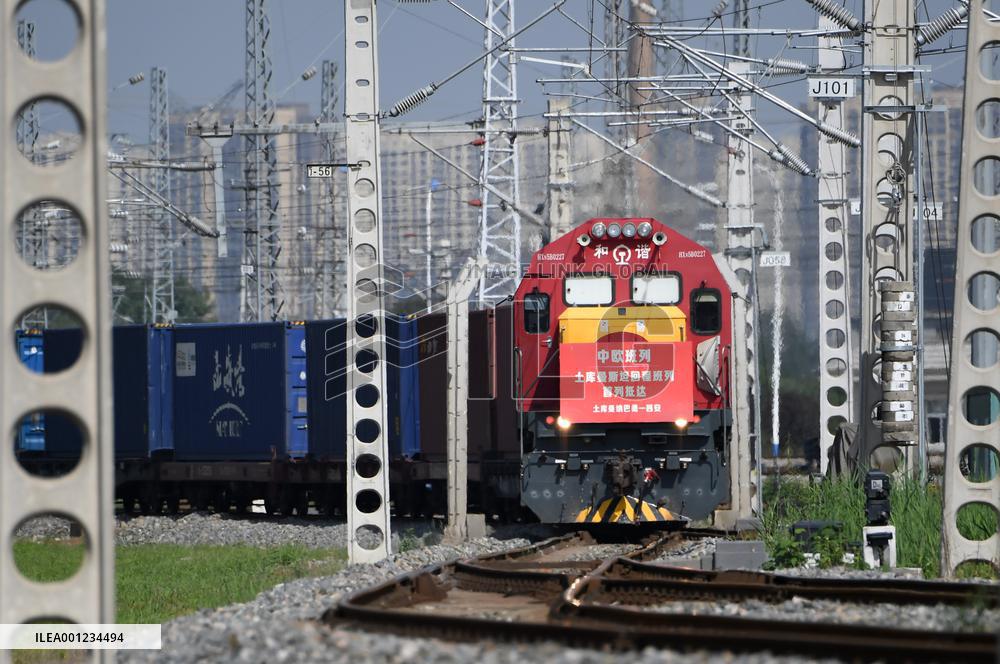 Xinhua Headlines: Despite COVID-19 pandemic, China remains important engine for global growth