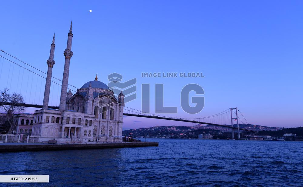 TÜRKIYE-ISTANBUL-BOSPORUS STRAIT