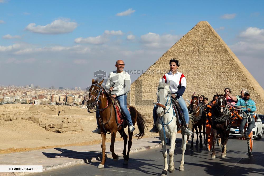 EGYPT-GIZA-TOURISM-REVENUES-RECORD HIGH