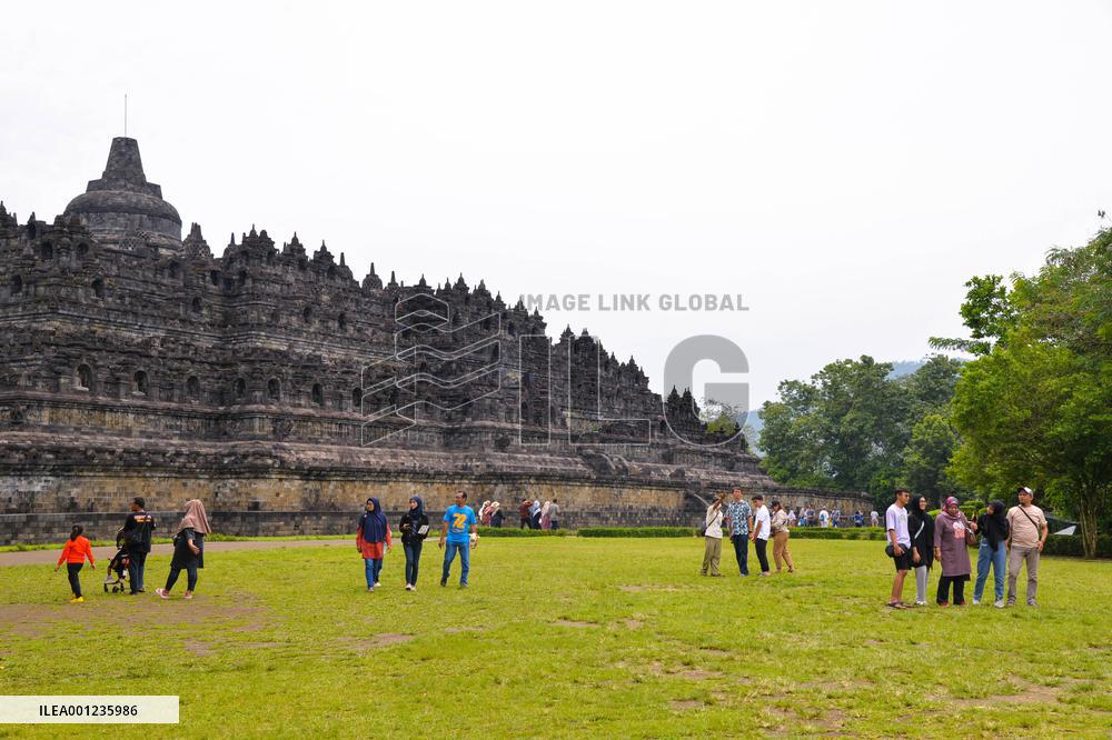 INDONESIA-CENTRAL JAVA-WORLD HERITAGE SITE-BOROBUDUR TEMPLE