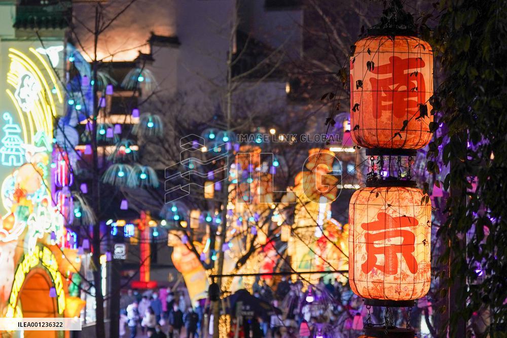 CHINA-LANTERN FESTIVAL-LANTERN FAIRS-LIGHT SHOWS (CN)