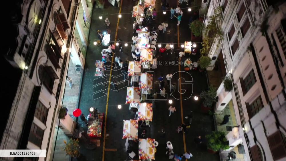 Foreign vendors join Lantern Festival night fair in China's Haikou